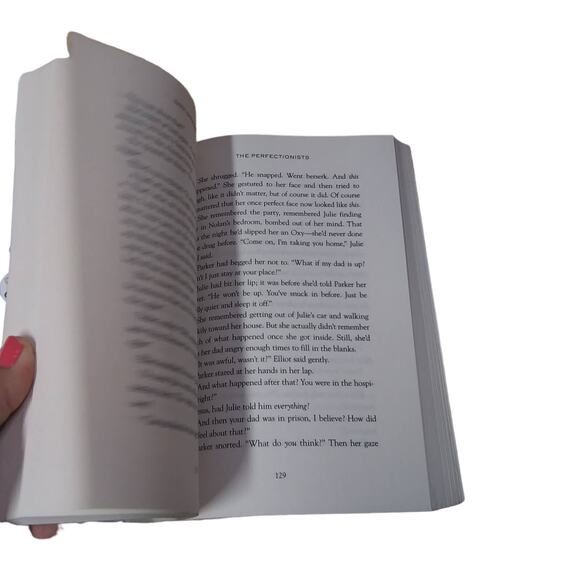 PRETTY LITTLE LIARS: The Perfectionists TV Tie-in Edition - Paperback - Picture 4 of 5